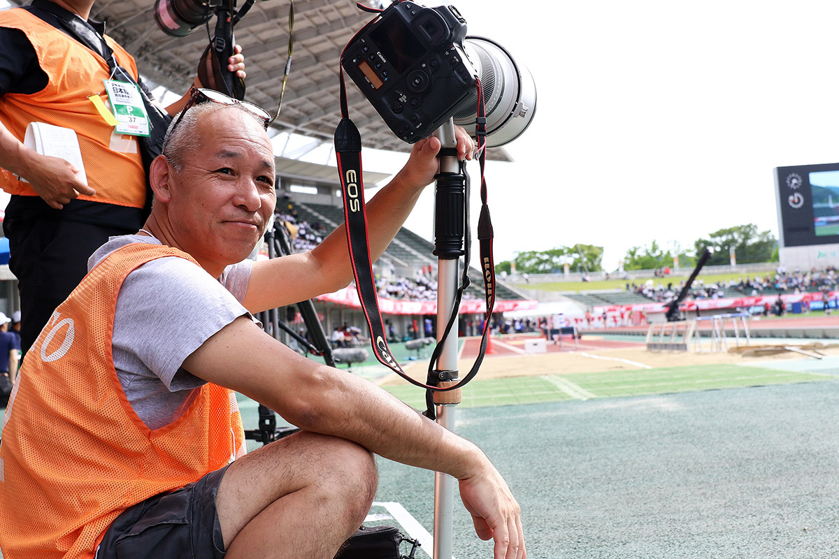 藤田カメラマンは1964年、香川県生まれ。国内外を問わずスポーツフォトの第一人者として活動中　©Manabu Takahashi